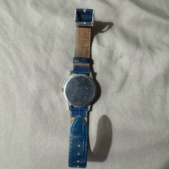 Vintage Tommy Hilfiger Leather Blue Wristband Watch - Picture 2 of 4